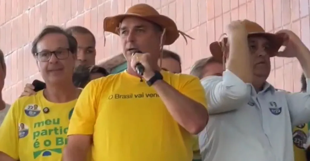 Flávio Bolsonaro insinua que eleitor é “burro” e, por isso, vota no PT