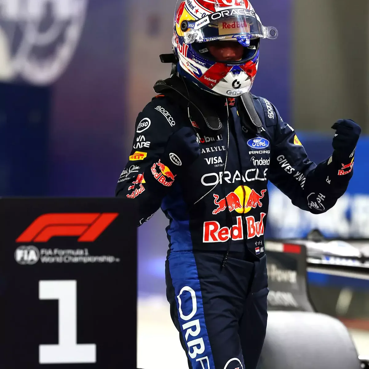 Max Verstappen domina em Marina Bay e conquista vitória inédita em Singapura