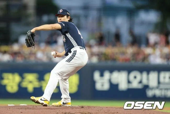 박정우 통산 도루 3개인데, 왜 견제구 세게 했을까...곽빈 7이닝 호투하고도 실책 2개에 눈물 [오!쎈 광주]
