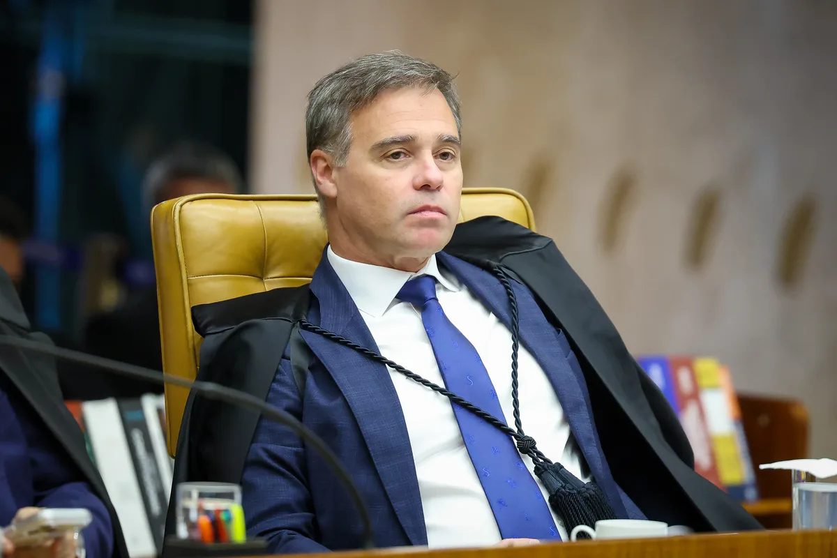 Mendonça amplia quebra de sigilo de investigações do Master