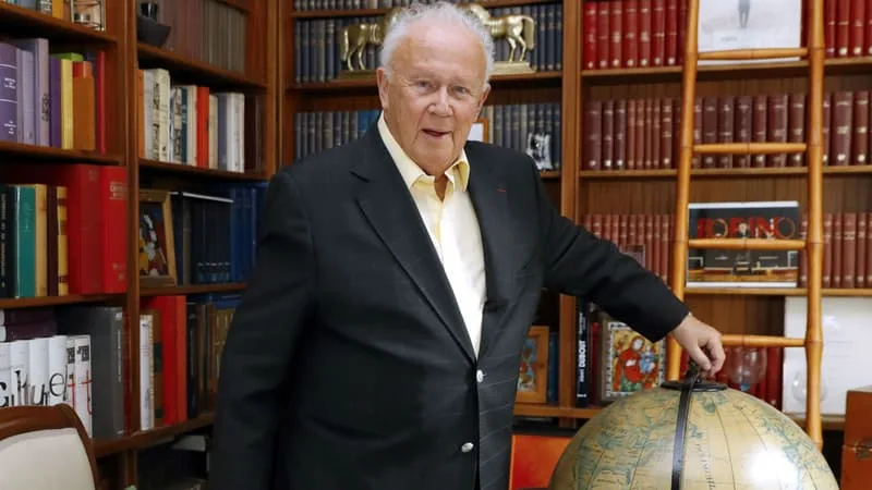 DIRECT. Mort de Philippe Bouvard: Emmanuel Macron estime que "la France perd une figure libre"