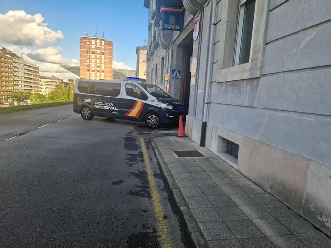 La Policía detiene a cinco de los seis implicados en la agresión en Oviedo a dos activistas de izquierdas