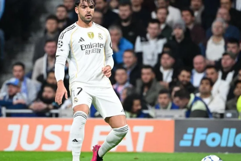 Le Real Madrid a lancé une procédure disciplinaire contre Raul Asencio annonce l'entraîneur José Mourinho