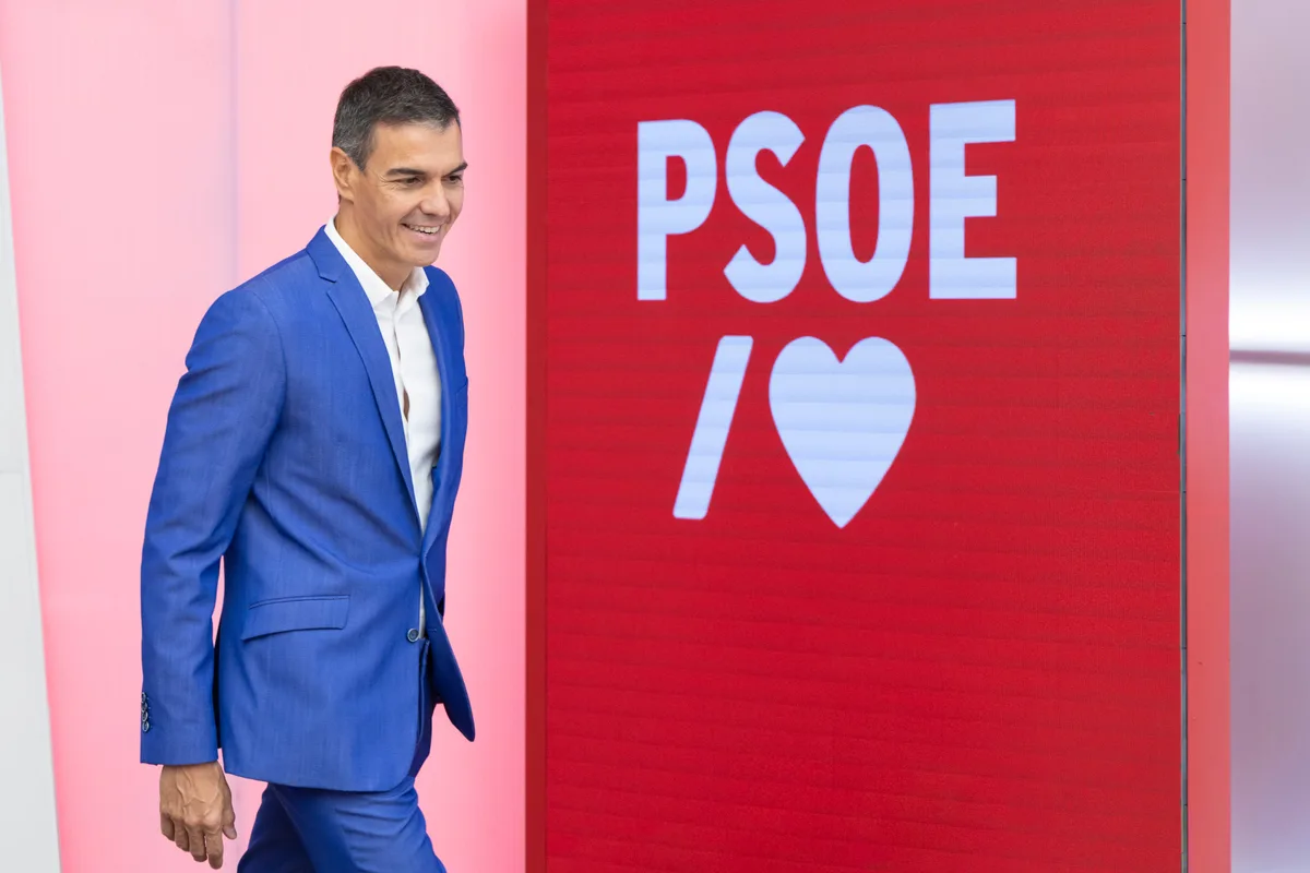 La crisis de Ceuta castiga al PSOE con dos puntos menos, según el CIS