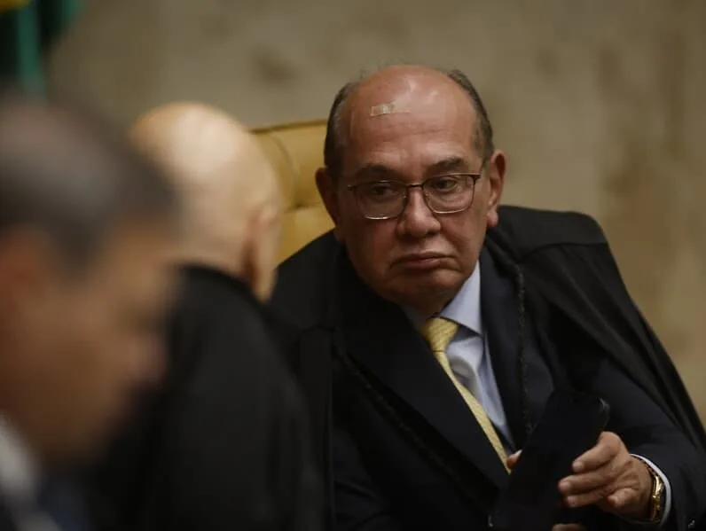 Gilmar acusa Fux de "prévio ajuste" com Mendonça ao pautar caso Andrei