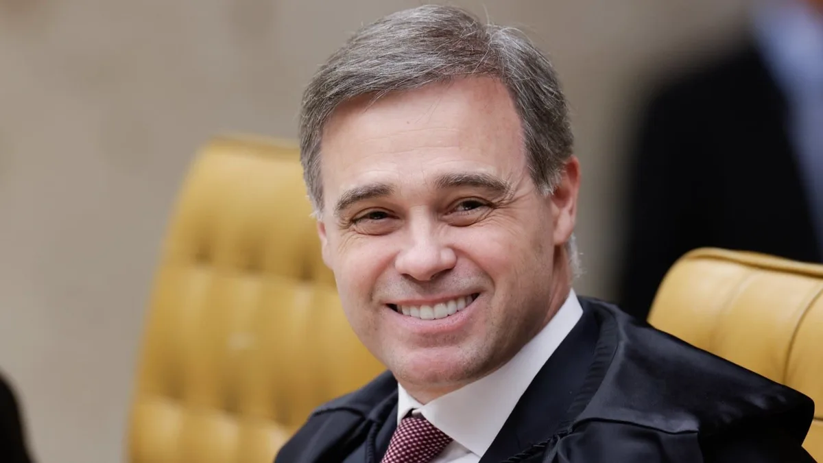 A nova “proposta de discussão” de Mendonça a ajudar Flávio Bolsonaro no TSE