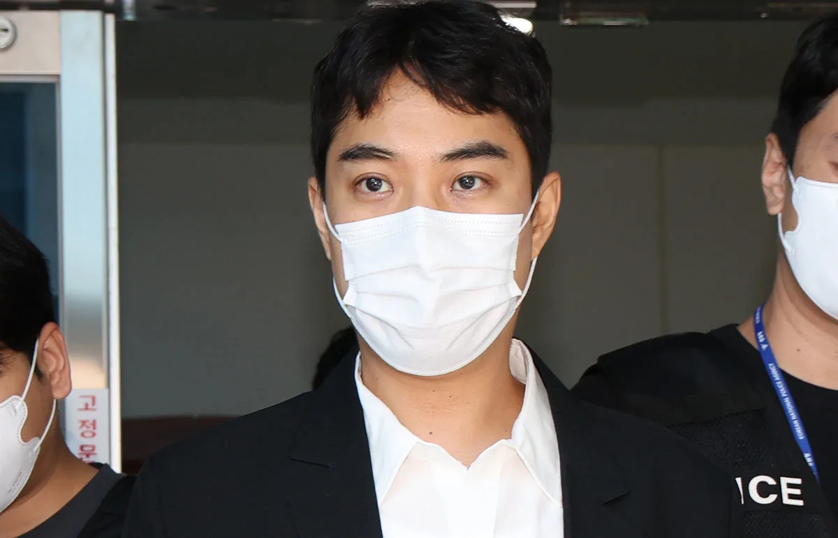 ‘여중생 성매매’ 최영중 구속기소…성착취물 제작-전송도