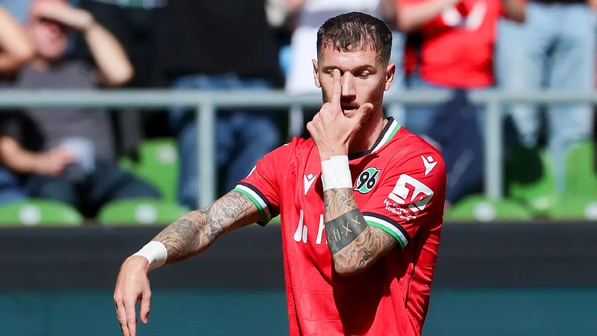 Torpremiere für Hannover 96 - Hartel jubelt mit Anime-Geste
