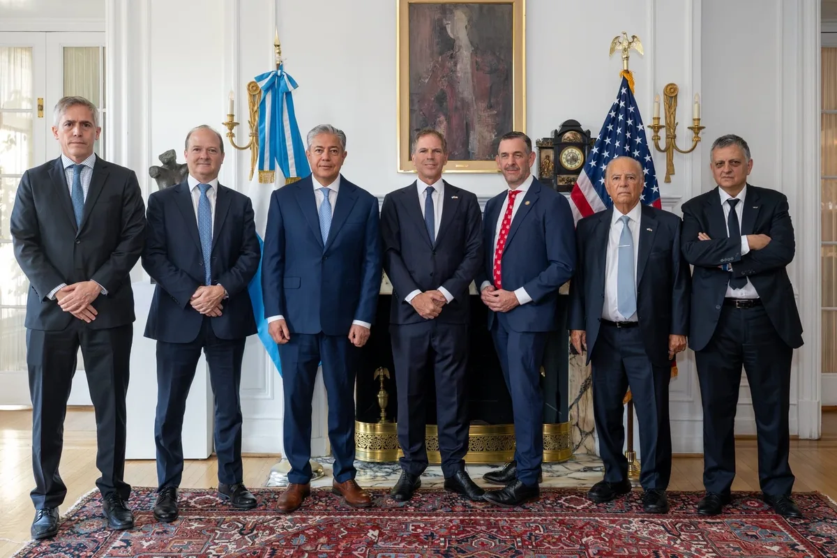 YPF y una provincia petrolera se reunieron con el nuevo responsable de Trump para América latina