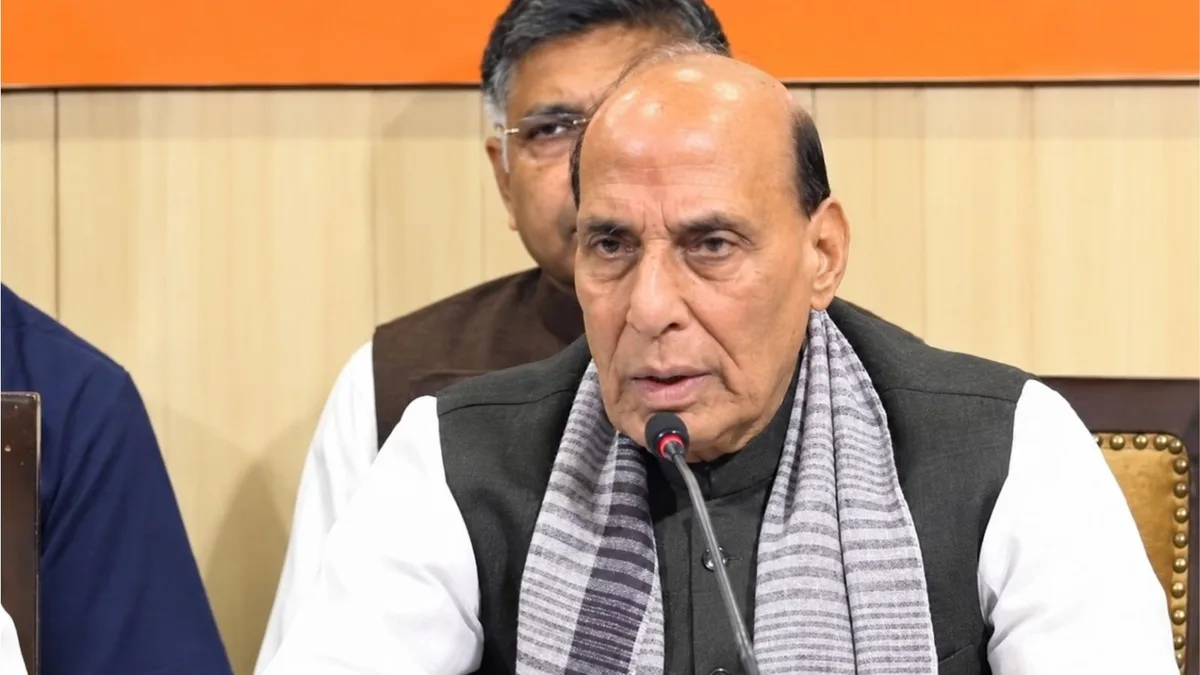 ‘Gandhis have lost right to use Gandhi’s name’: Rajnath Singh on EC stir
