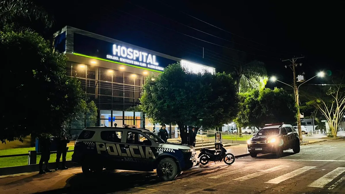 Atirador dispara várias vezes contra grupo e deixa rapaz em estado grave