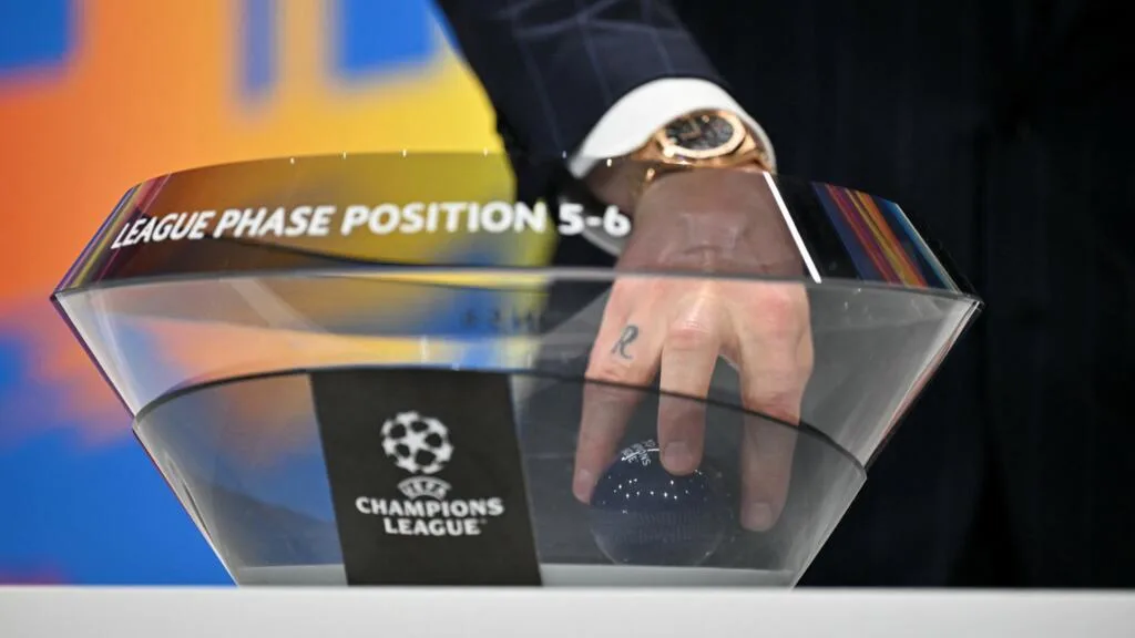 EN DIRECT - Ligue des champions: le PSG retrouve le Barça, Lens face à Liverpool, Lille défiera le Bayern et Arsenal