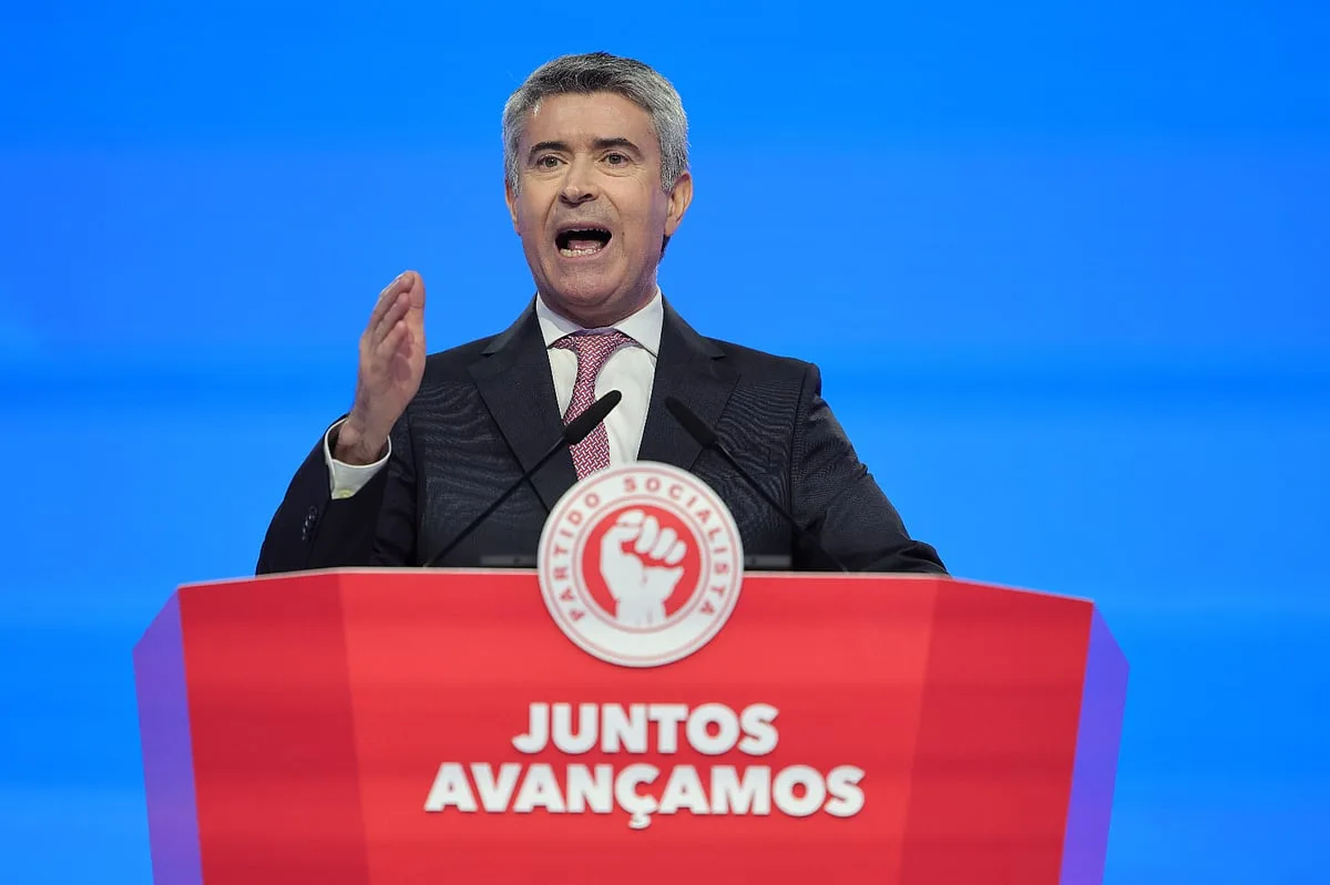 Carneiro avisa PS para “momentos difíceis”