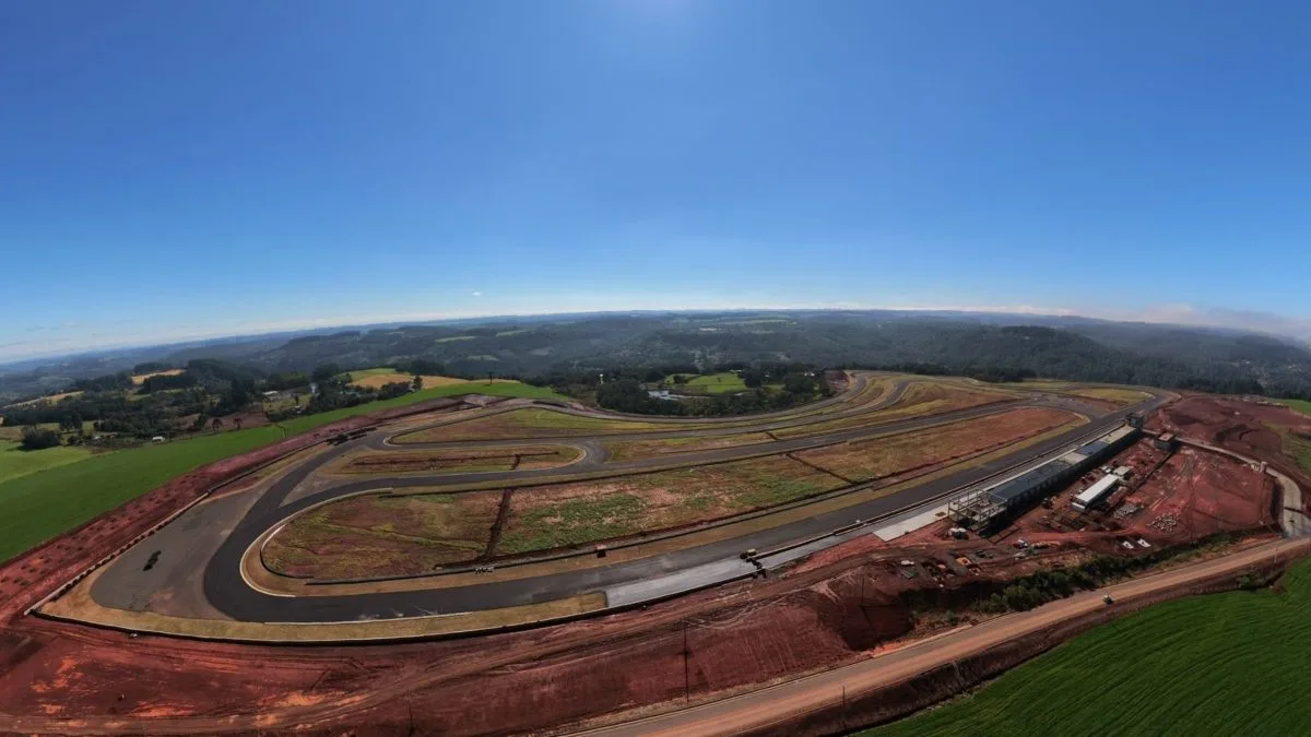 Novo autódromo de R$ 120 milhões abre as portas com ‘pegas’ da Copa Truck, Nascar e Porsche Cup em SC