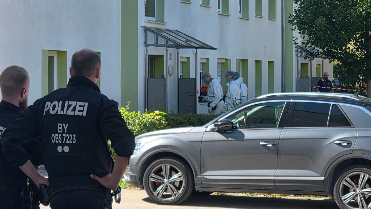 Kriminalität: Zwei Tote in Mehrfamilienhaus - Verdächtiger ermittelt