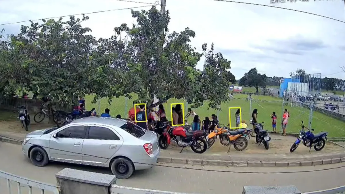 Jogador é baleado antes de partida de futebol e tiros causam correria em Linhares