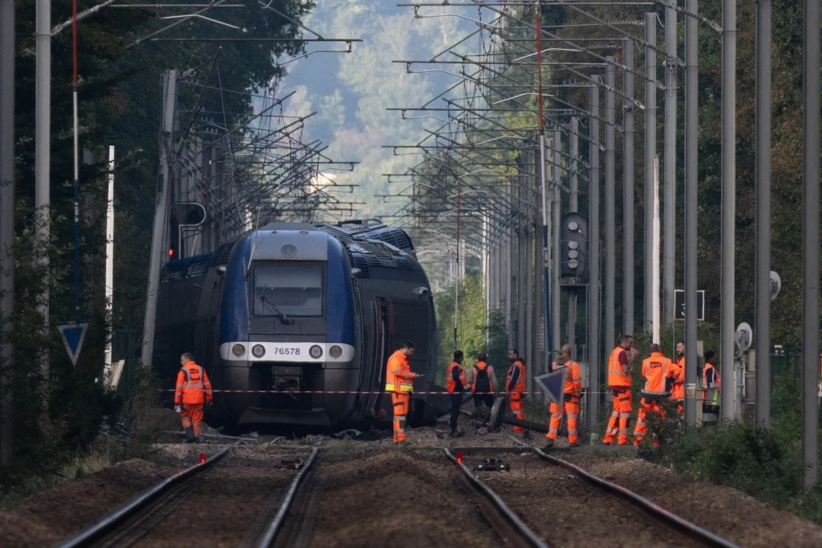 TER qui déraille en Seine-Maritime : 44 blessés, et des questions autour d’un « acte malveillant »