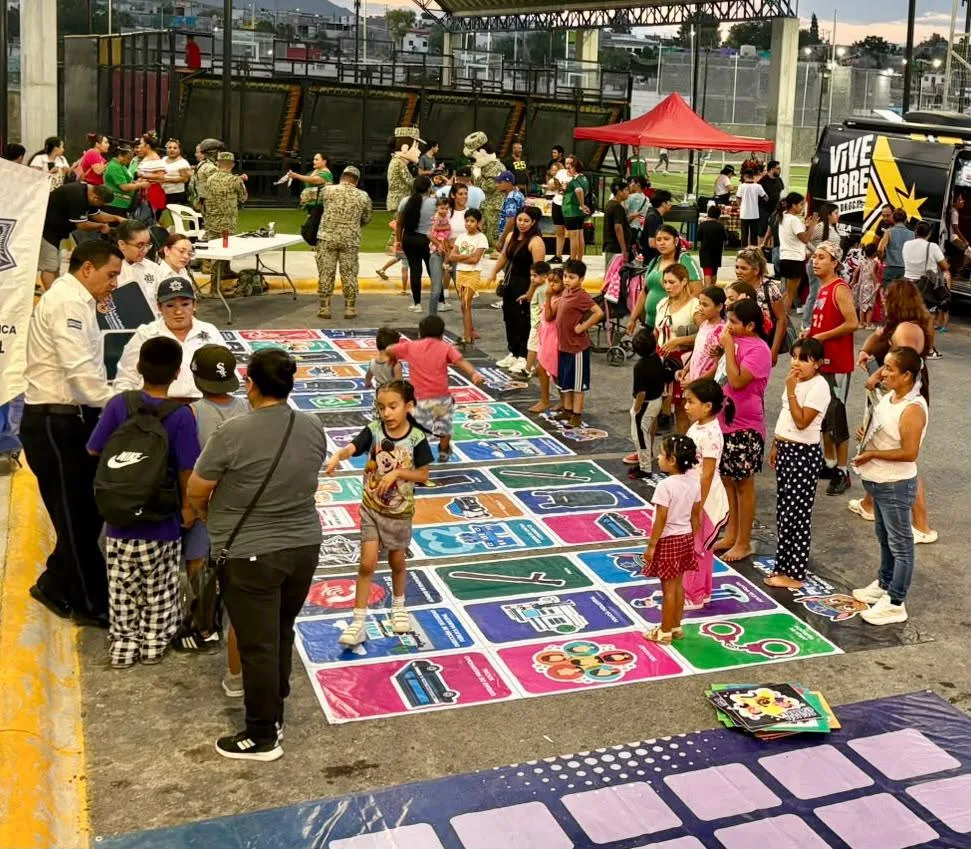 Llevan brigada de prevención y servicios a colonia Analco, en Ramos Arizpe