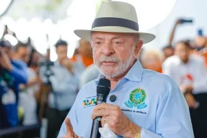 Lula visita operação da Petrobras na Margem Equatorial após descoberta de petróleo