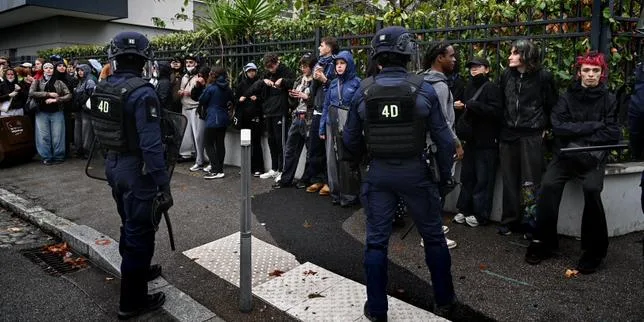 Entre dette record et manifestations lycéennes, la situation de la France intéresse bien au-delà de ses frontières