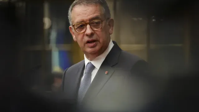Seguro lamenta morte de militares em "gesto altruísta" na A1: "Dor"