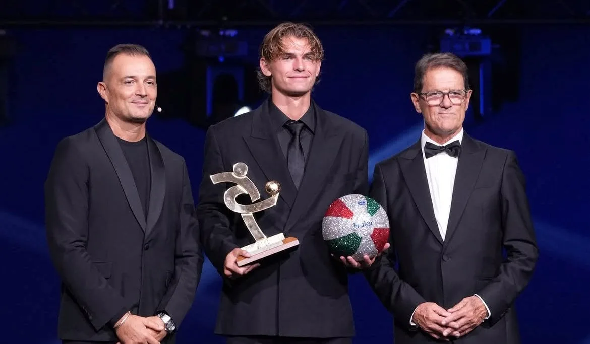 Nico Paz fue premiado en Italia: del guiño a Messi al filoso elogio de una leyenda