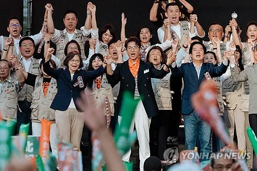 "中네티즌 대만 민진당 공격 물결…'노벨문학상' 모옌에도 불똥"
