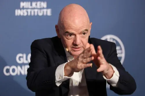 Infantino proposes consulting federations to reform FIFA