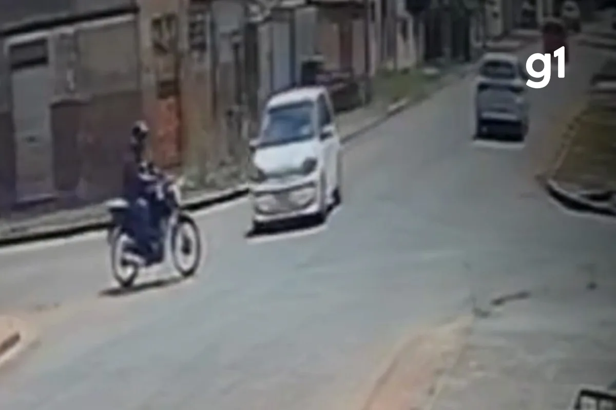 Policial penal morre após batida entre moto e carro em cruzamento de MT; vídeo