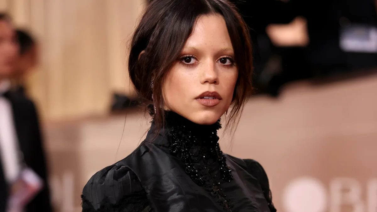 Irmã de Jenna Ortega reage após fãs se preocuparem com ‘magreza’ da atriz em entrevista viral Irmã de Jenna Ortega reage após fãs se preocuparem com ‘magreza’ da atriz em entrevista viral