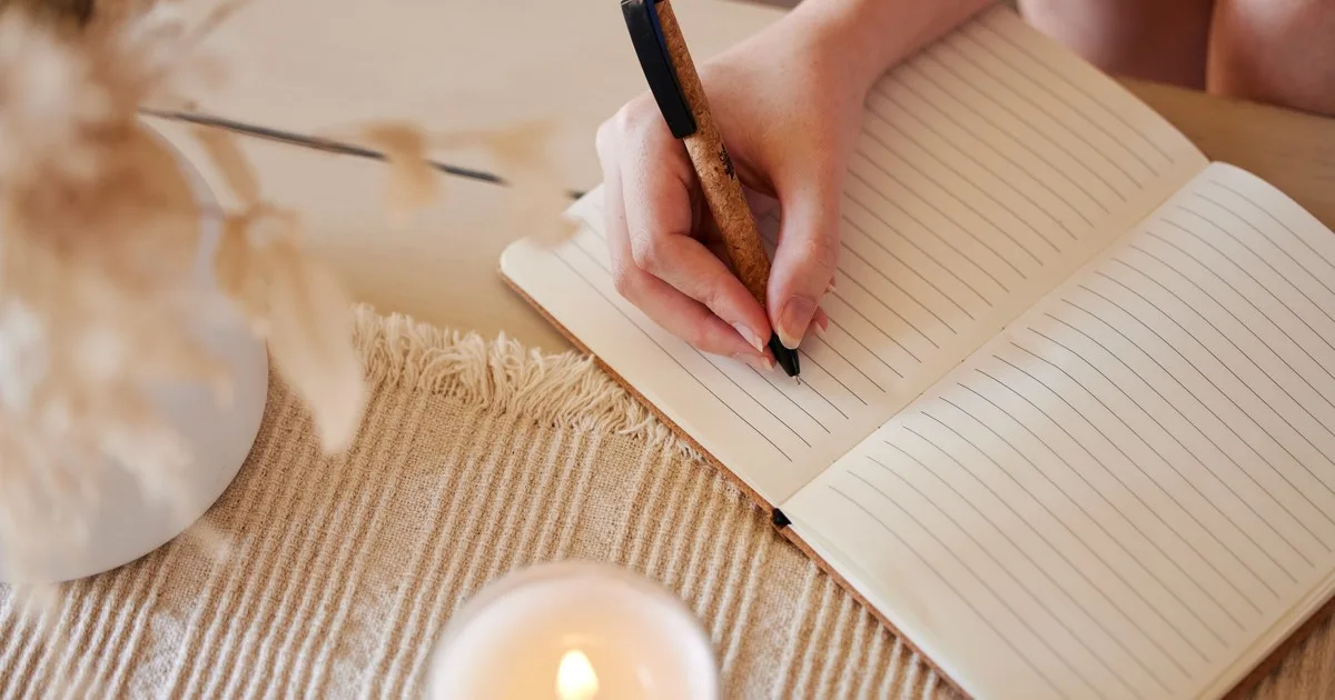 Los expertos en psicología coinciden: las personas que escriben cada experiencia vivida en un cuaderno o en el celular pretenden recuperar su equilibrio emocional