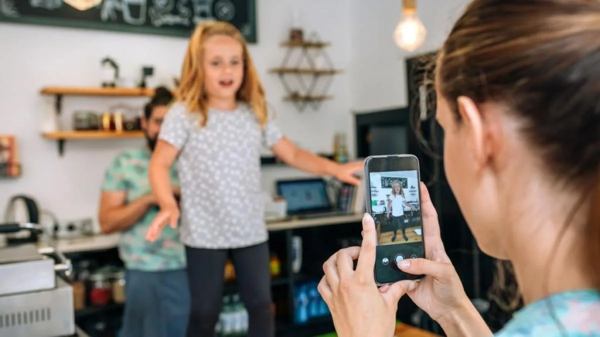 El riesgo de subir fotos de los niños en las redes: el depredador sexual está al acecho
