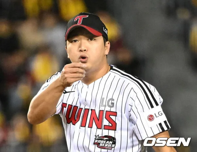 "고우석, 오늘 잠실 안 온다" 친정팀 방문, 이틀 미뤘다...차명석 단장-에이전트 계약 협상