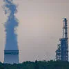 Petróleo cai 2% com possível reabertura de Ormuz. Ouro aguenta-se nos 4.600 dólares