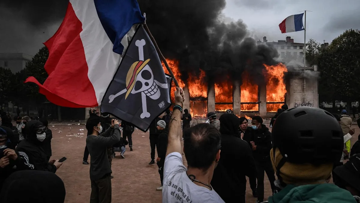 Das hat nichts mehr mit Protesten zu tun - Demos in Frankreich eskalieren komplett