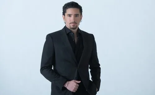 Alex Fernández es reportado con pronóstico reservado tras cancelar su presentación en Culiacán