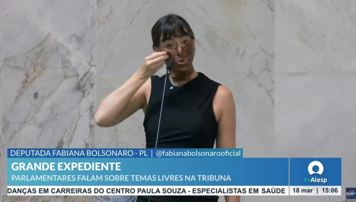MP pede arquivamento de denúncia de racismo contra deputada Fabiana Bolsonaro por 'blackface'