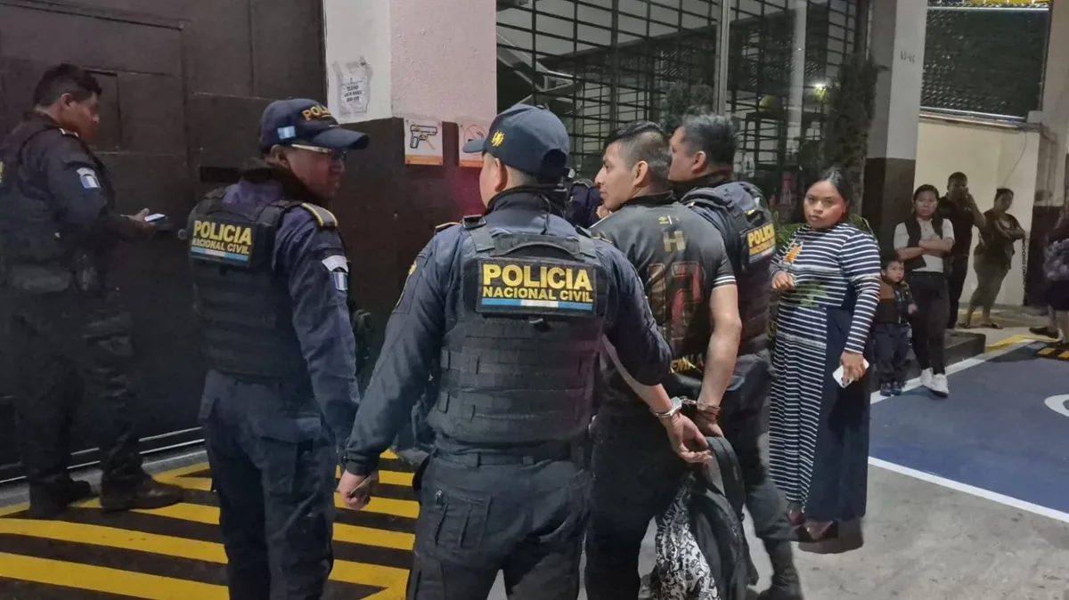 La Policía de Guatemala levanta los bloqueos en carreteras en las protestas por el precio del combustible