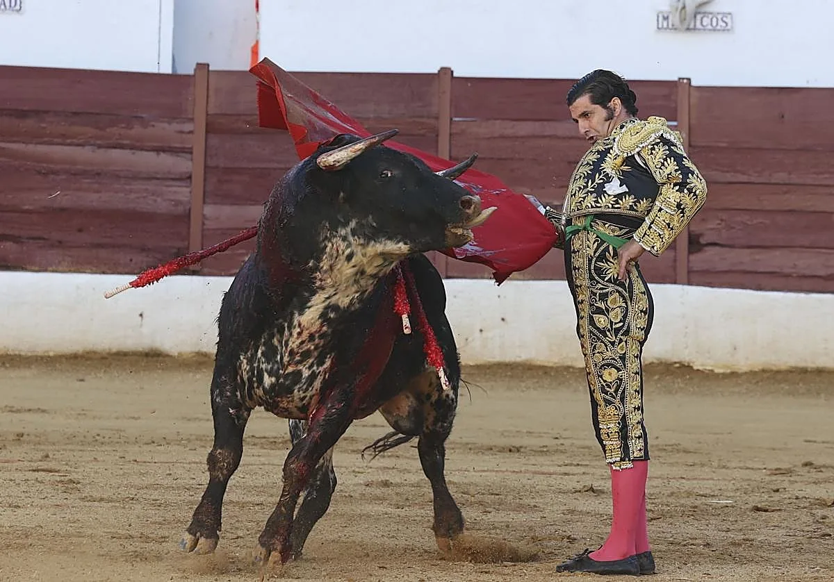 A qué hora son los toros con Morante de la Puebla, Roca Rey y Tomás Rufo y dónde ver gratis en televisión y online la corrida en Valencia hoy
