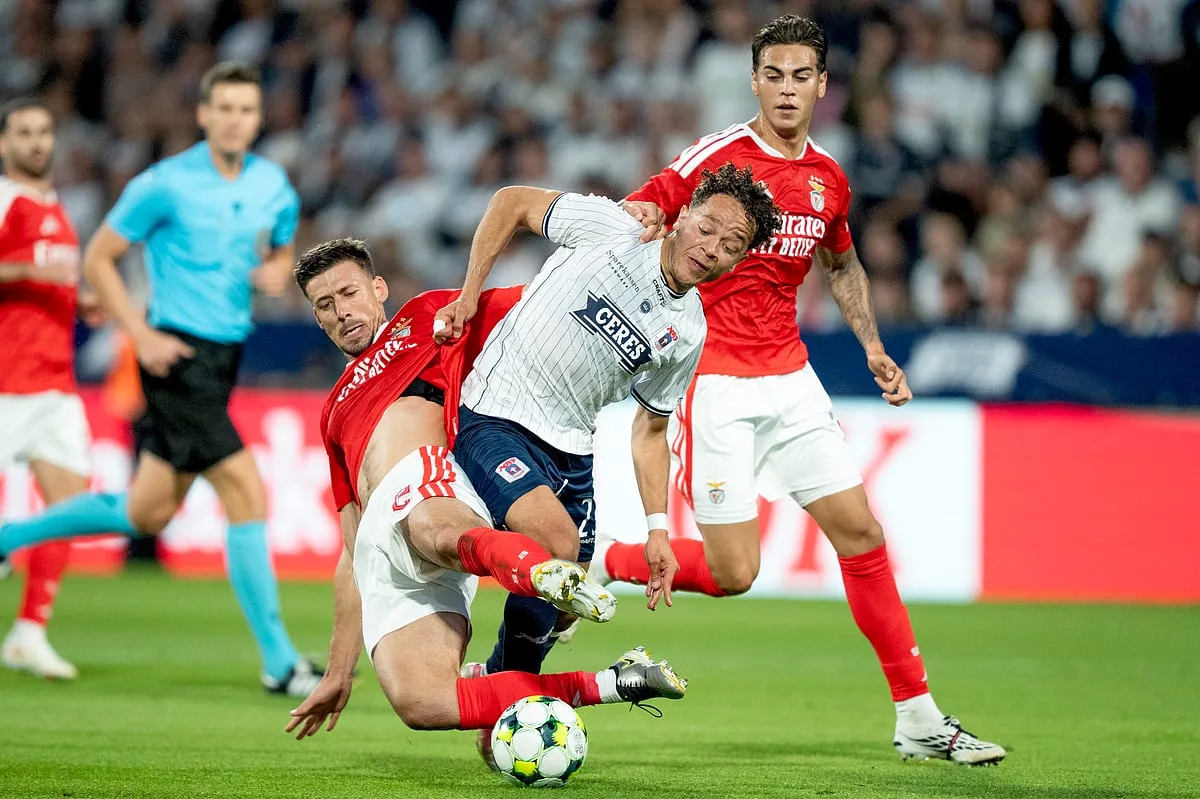 Benfica volta a vencer Aarhus por 3-1 e garante fase de liga da Liga Europa