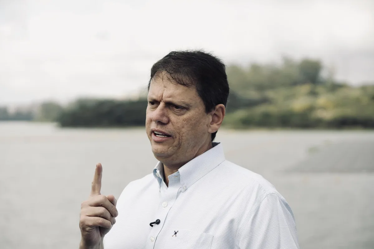 "Gostaria de vê-los", diz Tarcísio sobre Lula e Flávio fora de debate
