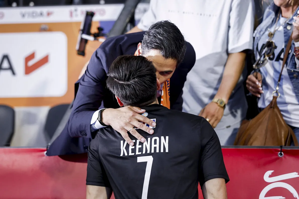 El corazón dividido del primer ministro neerlandés: Países Bajos le ganó 3-1 a los Leones, donde juega su pareja, Nicolás Keenan