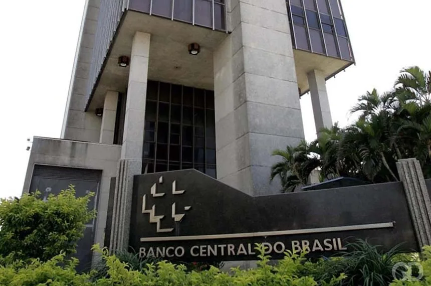 Mercado projeta Selic a 13,50% e reduz previsão de crescimento do PIB em 2026