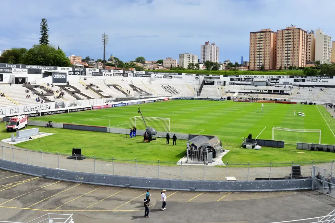 Técnico que cobrou SAF de R$ 1 bilhão para clube não fechar pede demissão