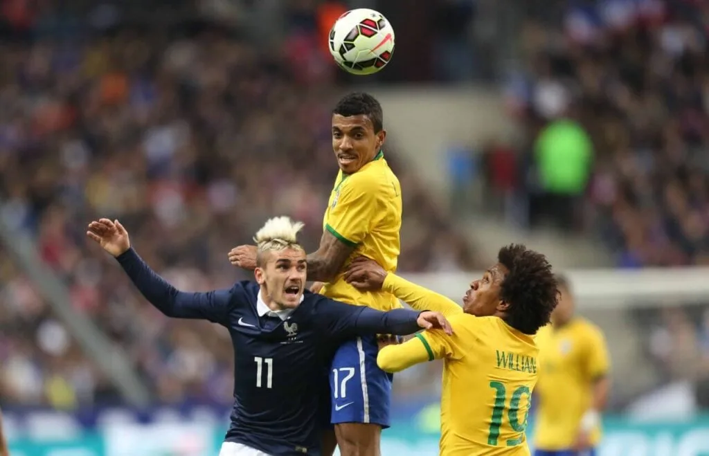 Athletico dá início a conversas para renovar contrato com Luiz Gustavo