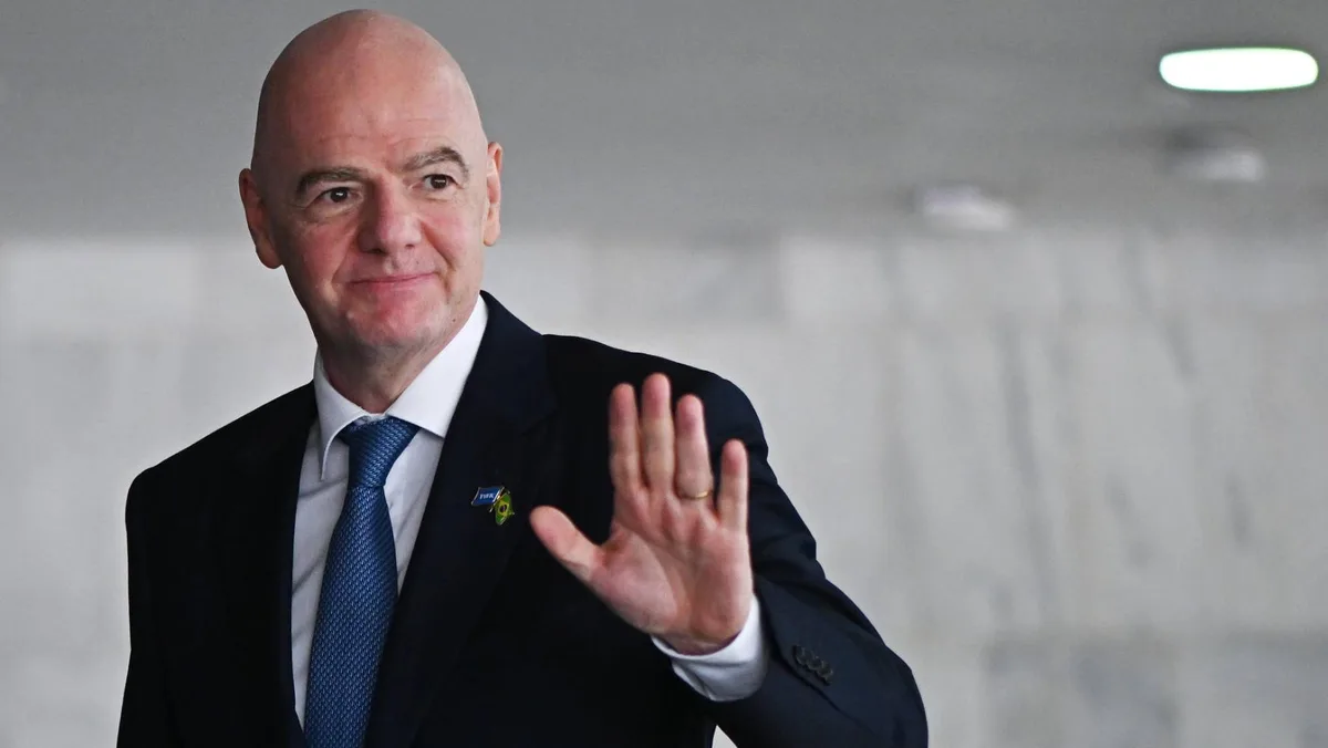Infantino ‘corta cabezas’: Cesan a directivo de la FIFA que criticó plan de vender acciones del Mundial