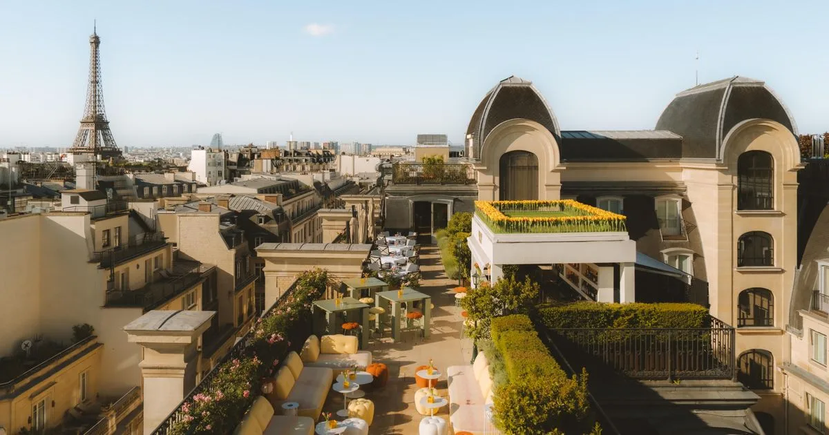 Été indien à Paris : 6 rooftops pour profiter des dernières soirées ensoleillées avec vue !