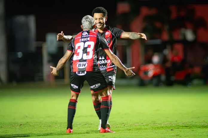 Vitória ganha confiança na reta final do Brasileirão após goleada sobre a Chapecoense