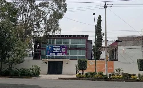 Cierran planteles de academia "Más Preparación", ligada a detenidos por trampa en la UNAM; afectados exigen devolución de dinero