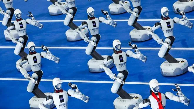 Pekín inaugura los segundos Juegos de robots humanoides con un 100 metros más rápido que el de Usain Bolt